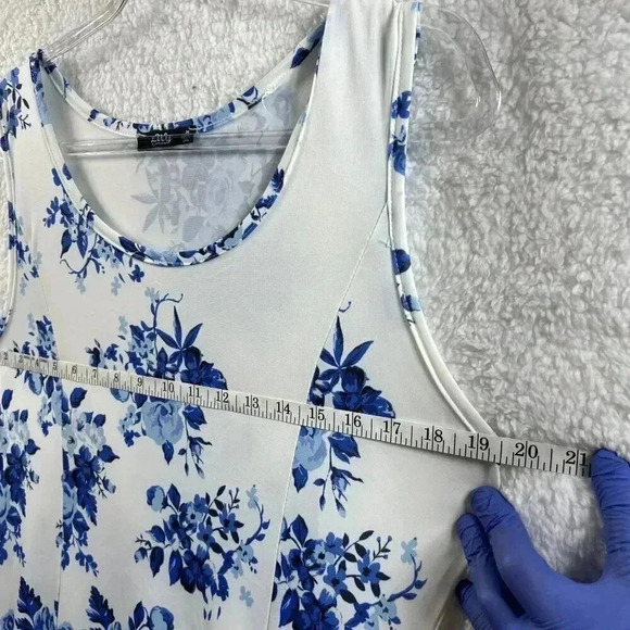Lily By Firmiana Womens White Blue Floral Maxi Dress M Handkerchief Hem - Picture 8 of 12